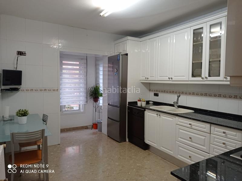 Foto 2a9be38b-e6ea-4d89-b6c2-d0afdd3ff462. Casa aparellada amb calefacció aparcament a Marianao Sant Boi de Llobregat