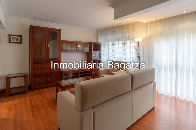 Foto b1aef19c-3b45-4d69-9284-14acaf8b4dea. Piso en Bagatza - S. Vicente Barakaldo