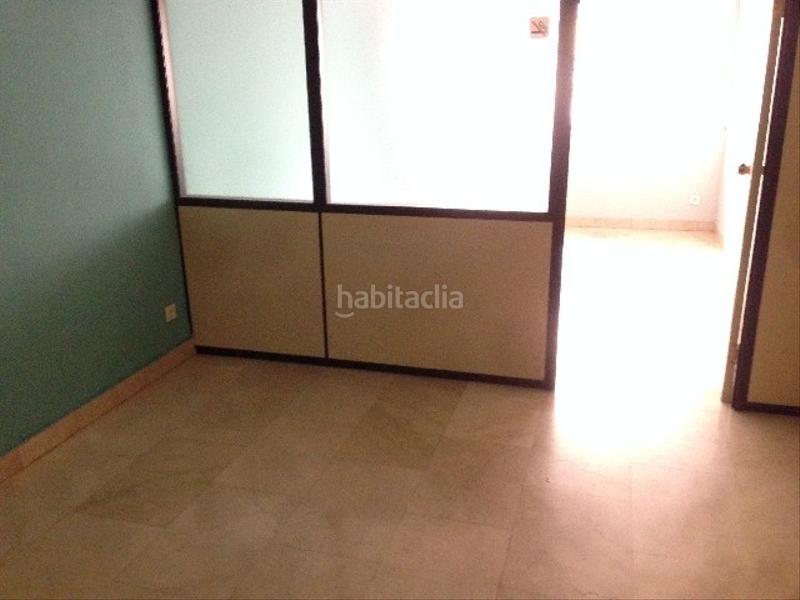 Foto 187c776f-a49e-4aa1-88b3-78a018693c55. Miete büro in Dueñas