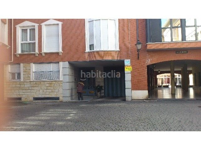 Foto 411690f4-4349-4220-b310-9bcea8df1096. Aparcament cotxe a Centro Palencia