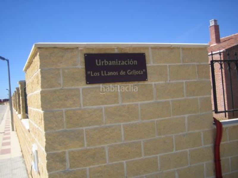 Foto f9df99ec-25d0-41e6-85d3-ce0b46161692. Wohngrundstück in Grijota