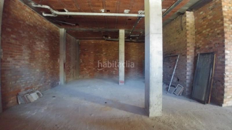 Foto ea54fd5a-0202-4a1b-88e7-942d6e76a99a. Alquiler local comercial local palencia av. santander en Burjassot