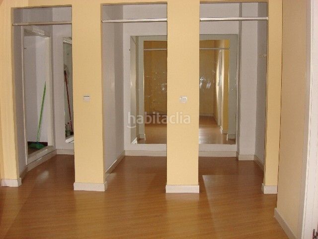 Foto 51018050-4004-40bf-bf3e-22d24d52bb5e. Local comercial a Centro Palencia
