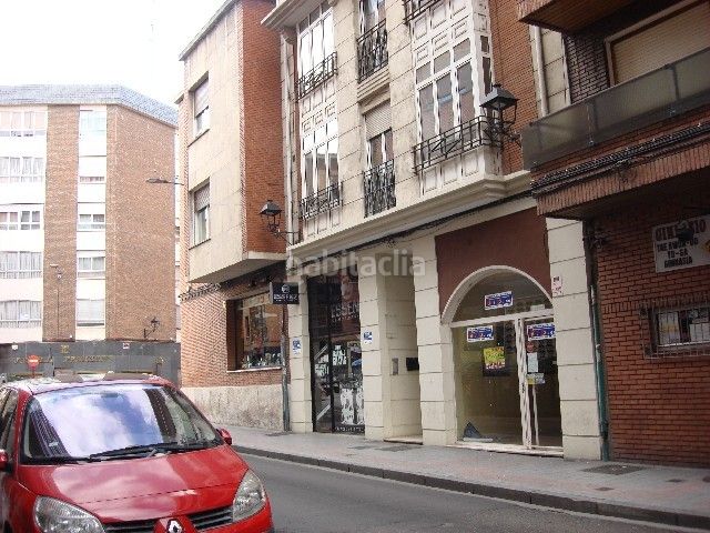 Foto c4ec812a-1754-41db-a9c3-e2fdf331bf4a. Local comercial a Centro Palencia