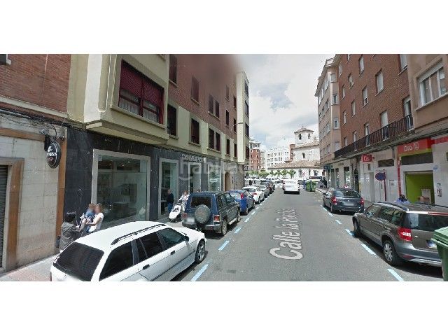 Foto b0980f0f-691d-4bbb-9772-d429b49e17fd. Local comercial a Centro Palencia