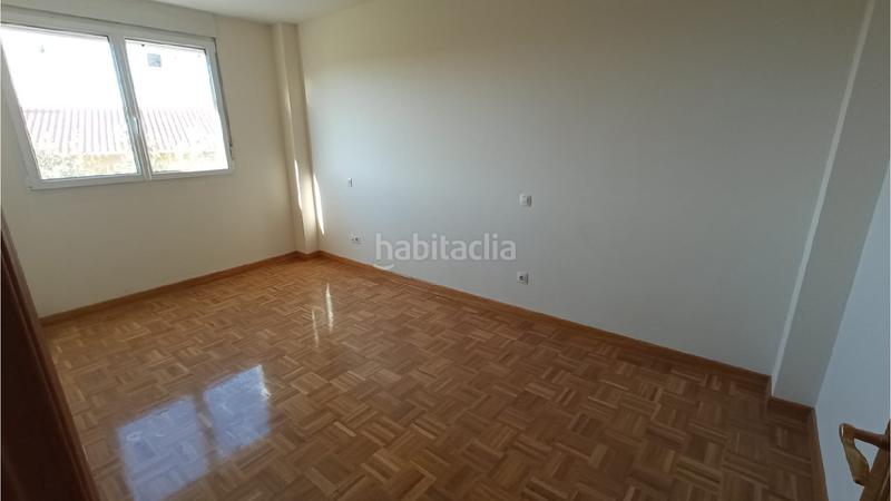 Foto b32aded1-71e7-455b-9770-f517a9830e51. Pis amb calefacció aparcament a Allende el Río Palencia
