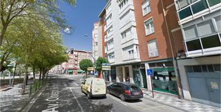 Location Local commercial à San Pablo y Santa Marina. Local  palencia av. asturias