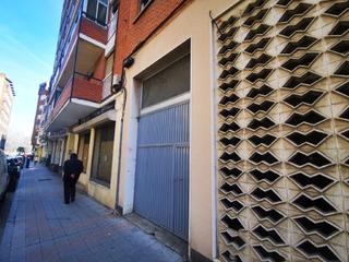 Location Local commercial  C antonio maura. Local  palencia centro