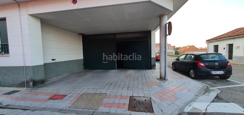 Foto 40e09976-b29e-4cf7-bcb9-ec5af31e4ff2. Aparcament cotxe a Avenida de Madrid Palencia