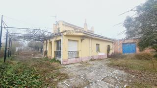 Chalet  Ur el salero. Chalet  husillos