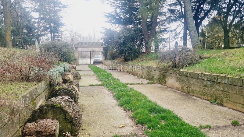 Foto 4178a15a-6227-4e59-a631-aab528fcdfd7. Chalet  en Becerril de Campos