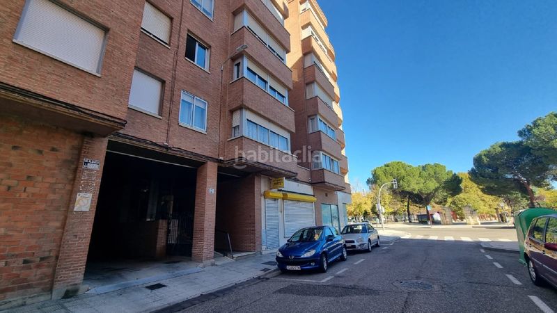 Foto db5007e3-e94c-41c1-b80e-3ee1946109b4. Aparcament cotxe a San Antonio Palencia