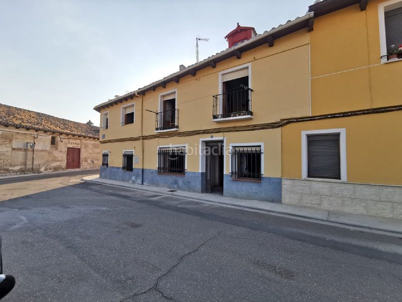 Foto aa1d3347-8d2b-42f9-af15-0d3aa49c6855. Casa amb calefacció a Dueñas