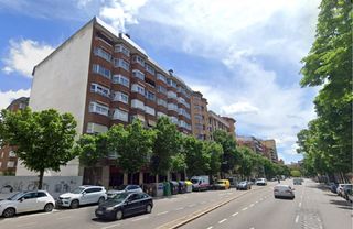 Pis  Av casado del alisal. Piso  palencia centro