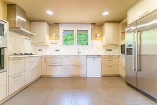 Duplex  Carrer dels noguers. Exclusivo duplex  con piscina y jardin comunitario en aiguesverd