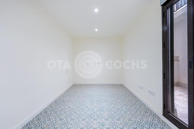 Foto b545f966-87e2-4dcf-b127-5541323e084c. Piso  reformado a estrenar en calle llovera en Reus