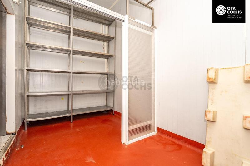 Foto 15c271a1-28e9-4088-884b-a0a69d6f49ec. Local comercial se vende local comercial en calle catalunya en Reus