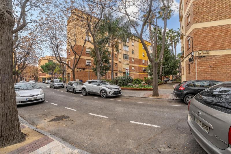 Foto 7ece1741-eb54-47eb-89f2-f37bb3ddcc5e. Local comercial se vende local comercial en calle catalunya en Reus