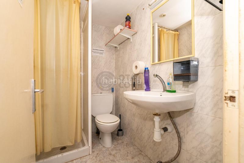 Foto 8b0261c2-59f5-4b19-b197-40a3ca478129. Local comercial se vende local comercial en calle catalunya en Reus