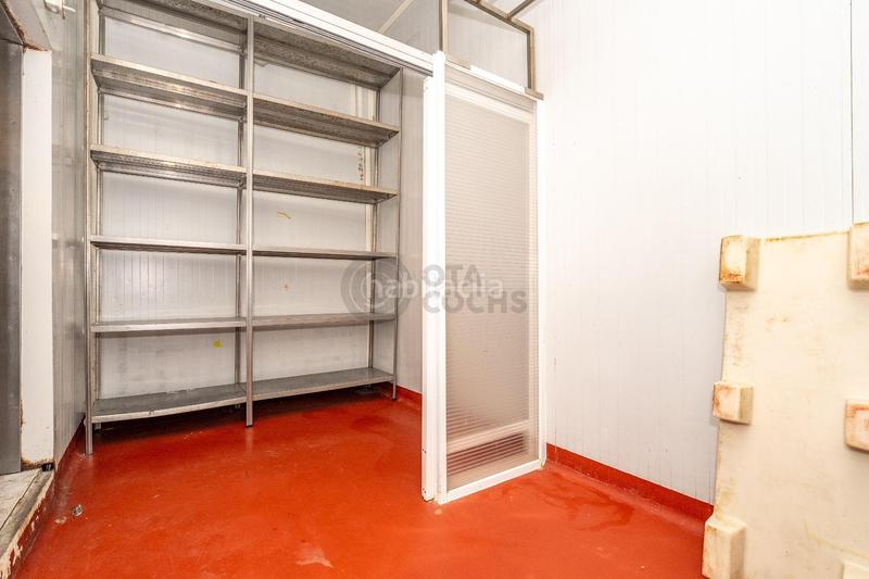 Foto 8ee938ce-1e95-4b38-bdbc-212acfbaddba. Local comercial se vende local comercial en calle catalunya en Reus