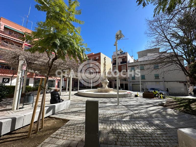 Foto 69e0bb87-8682-479d-a642-fb85e4b5cf3e. Alquiler local comercial local en alquiler en plaza del victor en Reus