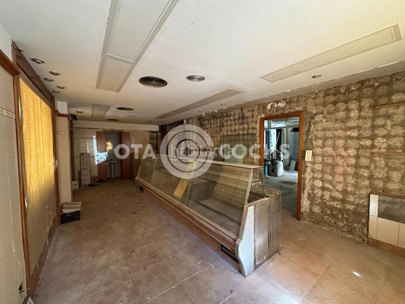 Foto 6cbe5cae-848f-4065-bcf0-b467fb96b4bb. Alquiler local comercial local en alquiler en plaza del victor en Reus