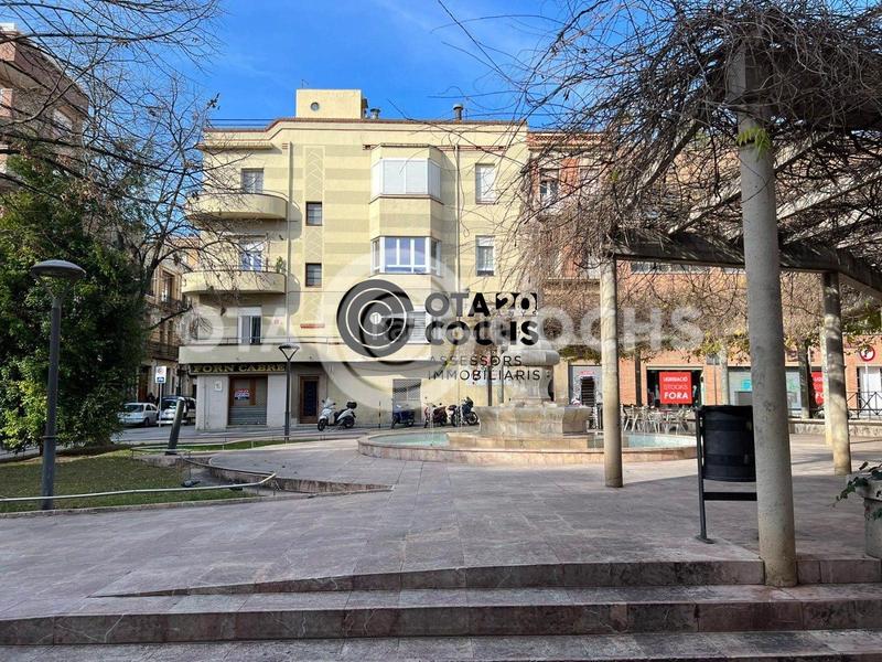 Foto a96bf158-212b-411b-a9ad-0a567e6c0522. Alquiler local comercial local en alquiler en plaza del victor en Reus