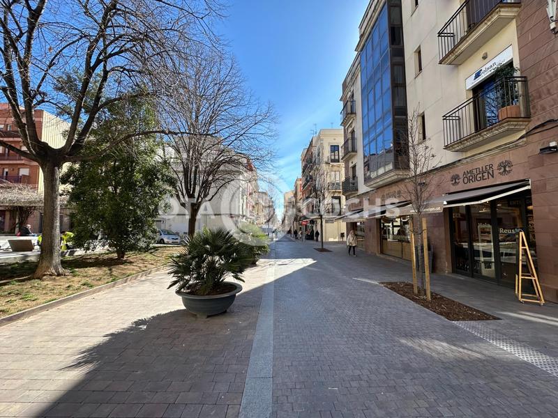 Foto b0f121f7-b5b2-4b08-b0c1-624c7cc2771a. Alquiler local comercial local en alquiler en plaza del victor en Reus