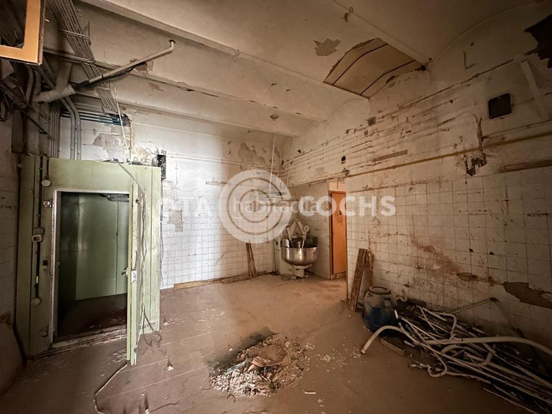 Foto 88a6bbfa-82da-49ba-9aef-941e5c2db623. Lloguer local comercial a Ponent Reus
