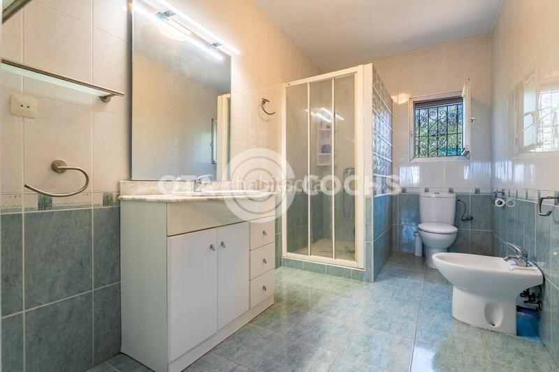Foto 01bb0e77-f333-47af-86d0-8a96336baae8. Xalet amb aparcament a Llevant Reus