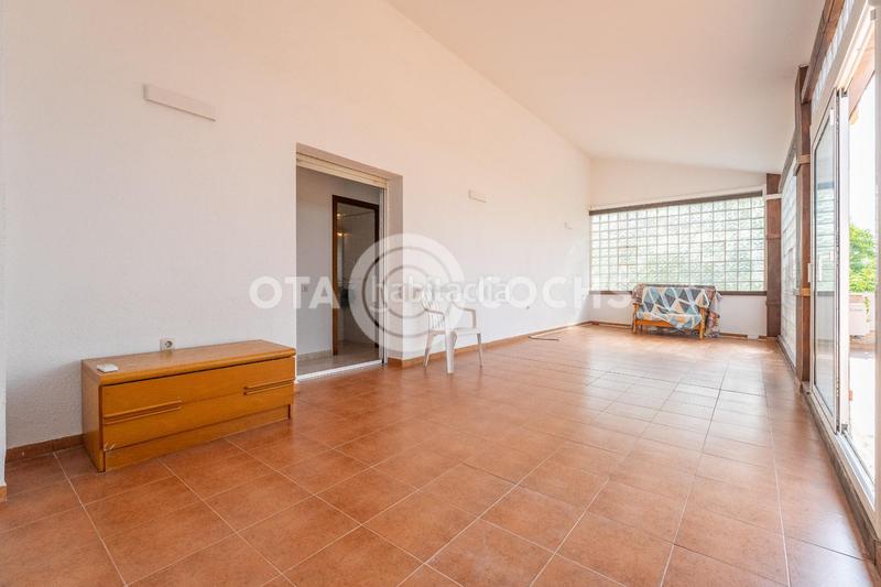 Foto 1de59c44-fb51-4490-8619-41a3e637f423. Xalet amb aparcament a Llevant Reus