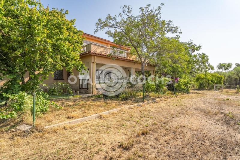 Foto 45b2b39d-bbcd-4436-a336-d7e06bea265b. Xalet amb aparcament a Llevant Reus