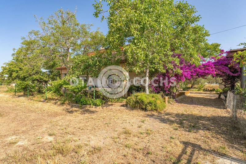 Foto 80a17046-1b43-47aa-b559-ecfe6f8677a7. Xalet amb aparcament a Llevant Reus