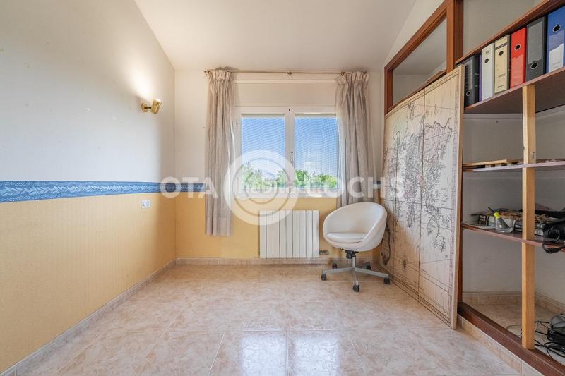 Foto 8a5c7da5-de9a-4bfe-b168-5d11f9adf26a. Xalet amb aparcament a Llevant Reus