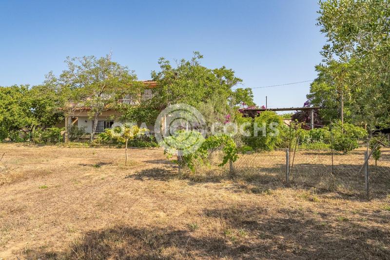 Foto b7a58482-5bbc-4fad-b73d-6fdbce42ef2d. Xalet amb aparcament a Llevant Reus