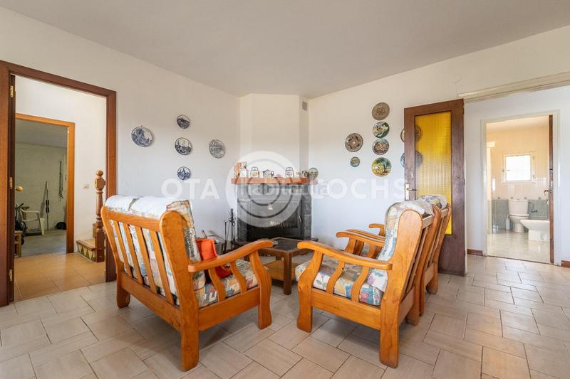 Foto bc8a86a0-0d10-428e-85fd-1ef4774c6434. Xalet amb aparcament a Llevant Reus