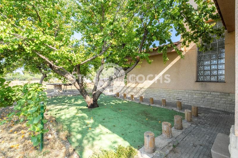 Foto f2c46c45-6ac8-41ac-a83f-45b77c908797. Xalet amb aparcament a Llevant Reus