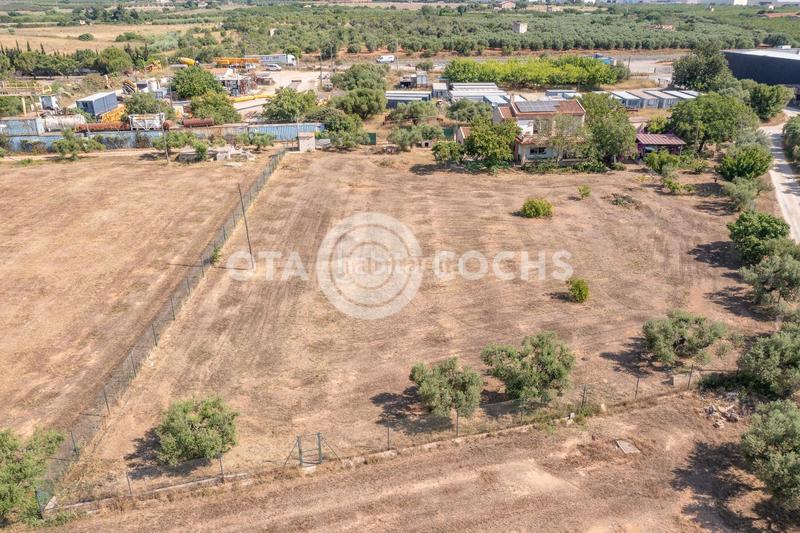 Foto f7c6c1a8-39d2-4450-a51e-4520e11d242d. Xalet amb aparcament a Llevant Reus