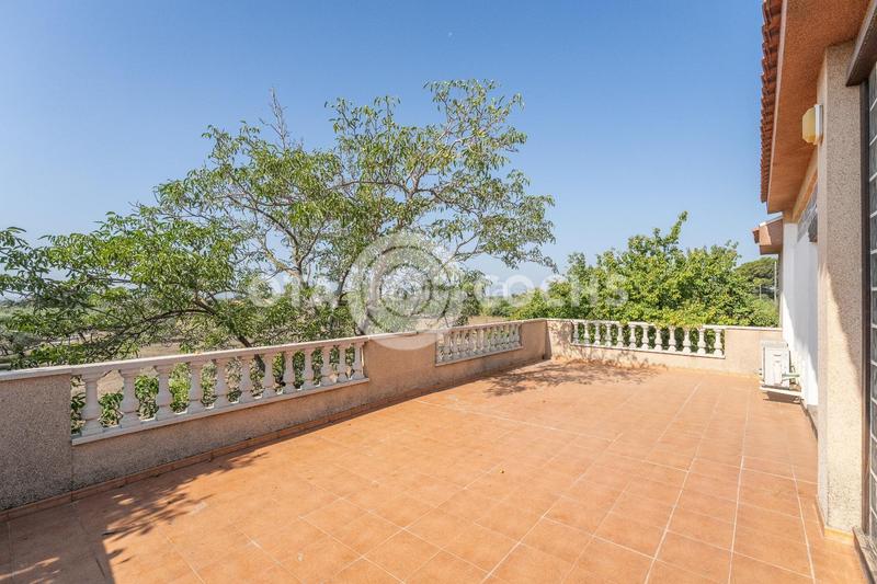 Foto ffdcb13a-e5ef-4490-bd47-2814007c3f1c. Xalet amb aparcament a Llevant Reus