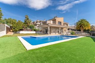 Chalet  Carrer garbi del. Espectacular chalet 5 habitaciones con ascensor, garaje 5 plazas