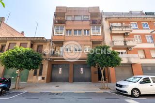 Flat  Calle president companys. Piso de 4 habitaciones y 2 baños en la selva del camp