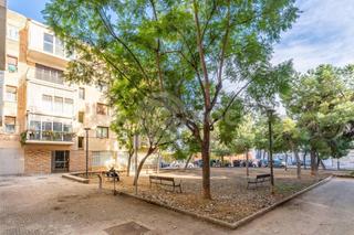 Pis  Carrer dr domenech. Venta piso esquinero de 4 habitaciones en zona  niloga