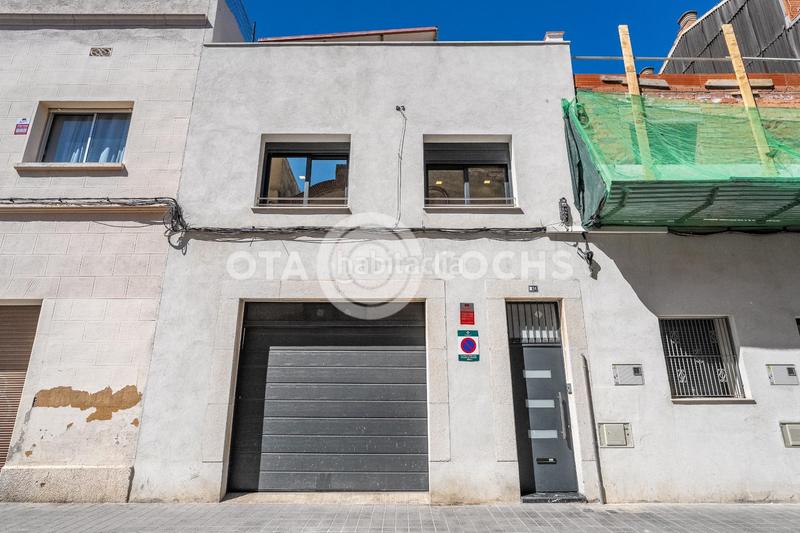Foto 248e2a1d-4061-4bd2-a432-b23e75a5db4b. Casa adossada amb aparcament a Centre Reus
