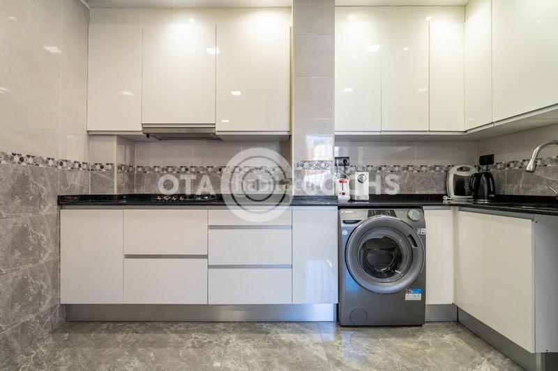 Foto abe1bfbb-d7bb-41d7-beb5-e96ee685e354. Casa adossada amb aparcament a Centre Reus