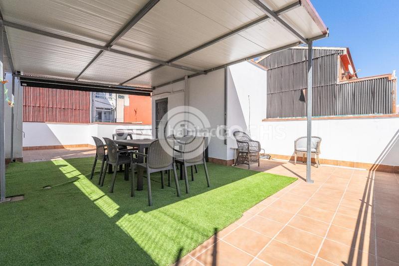 Foto ae43e80d-a728-49e6-92a8-94427bb9da3a. Casa adossada amb aparcament a Centre Reus