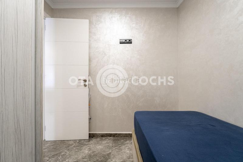 Foto bd484aa3-c57b-4579-b142-4ef327c1f990. Casa adossada amb aparcament a Centre Reus