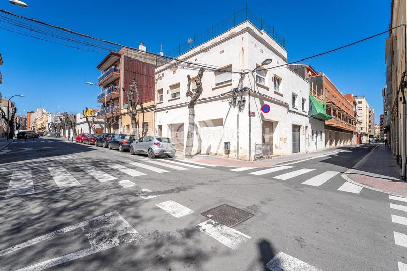 Foto c5268637-90b9-4b33-8699-effe60667f31. Casa adossada amb aparcament a Centre Reus