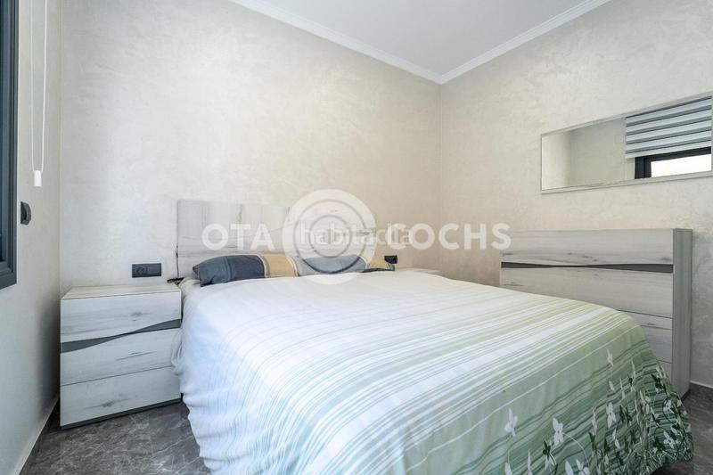 Foto ca8ab502-ad74-40d0-a0e2-a17e5e9c6064. Casa adossada amb aparcament a Centre Reus