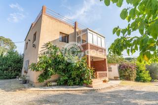 Masía  Columbrets dels. En venta masia ubicada en reus