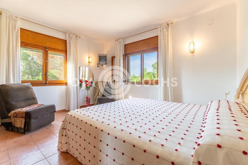 Foto ae60e6db-c42c-4c7e-9516-f432e7decf2c. Casale con riscaldamento parcheggio in Llevant Reus